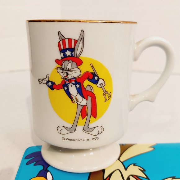 Vtg 1975 Warner Bros. Bugs Bunny Pedestal Mug with Gold Trim - Picture 2 of 5